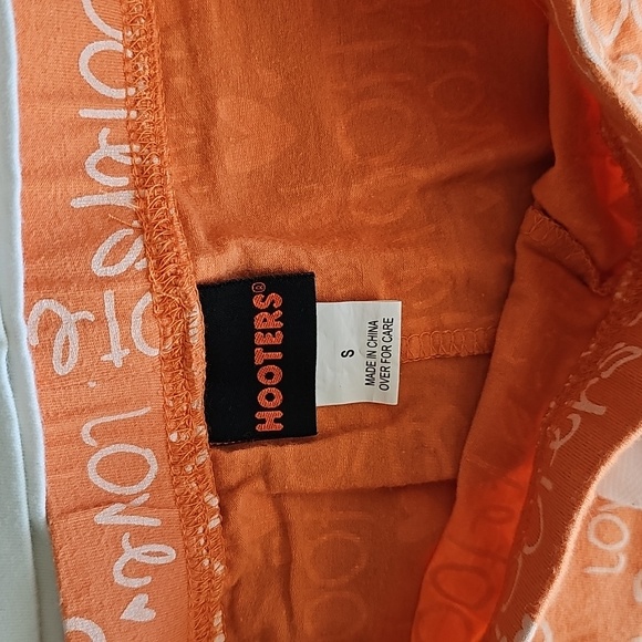 NWOT Hooters Pajama Set - Picture 5 of 7